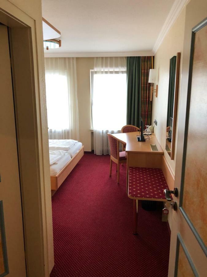 Hotel Pflieger Поккинг Экстерьер фото